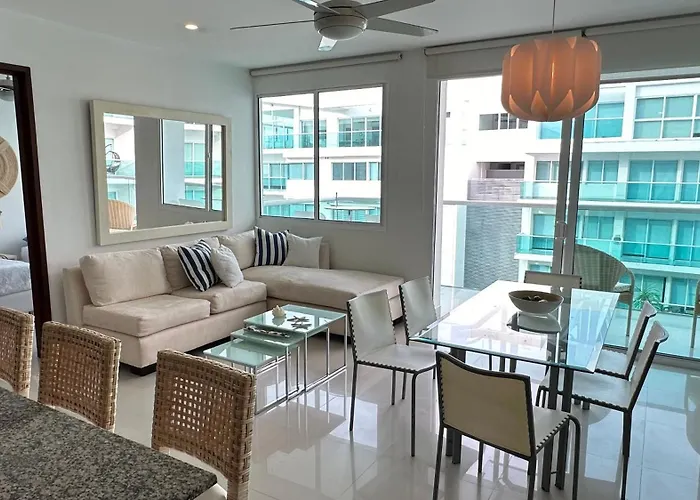 Apartamento Con Linda Vista Al Mar Primera Linea